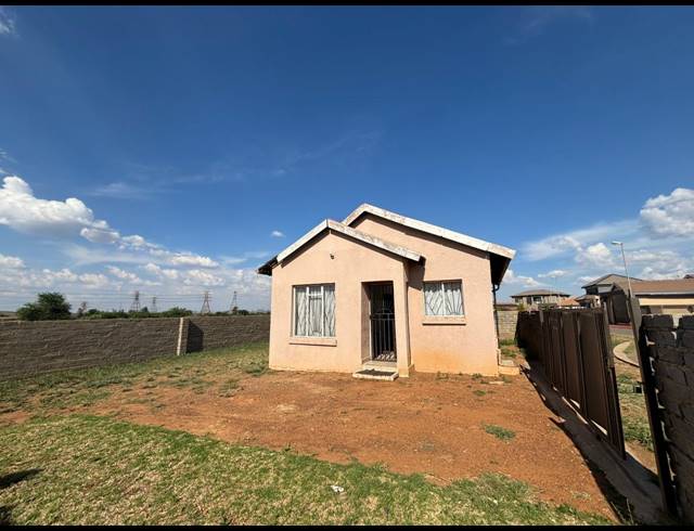 2 BEDROOM HOUSE FOR SALE IN VANDERBIJLPARK CE 4